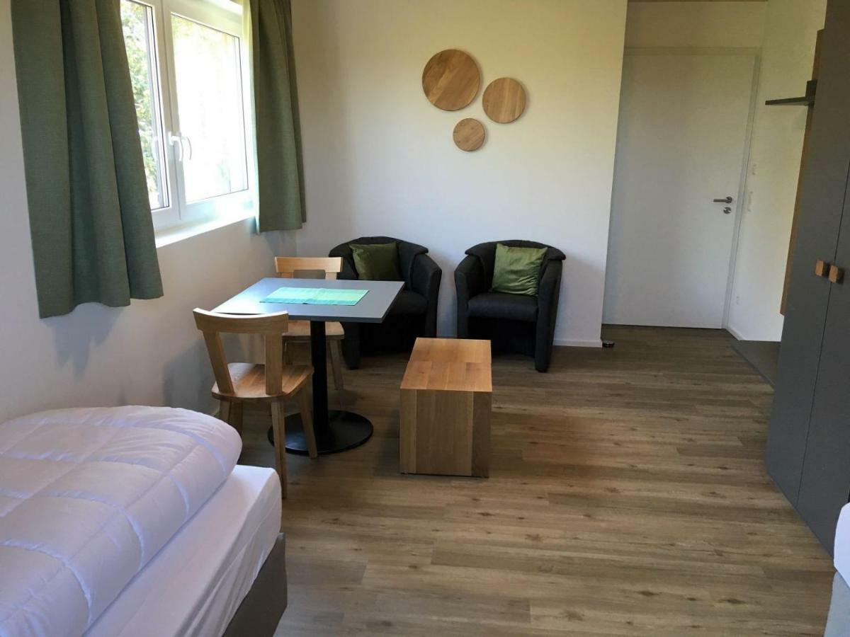 Apartment Ferienwohnungen Weinstadt
